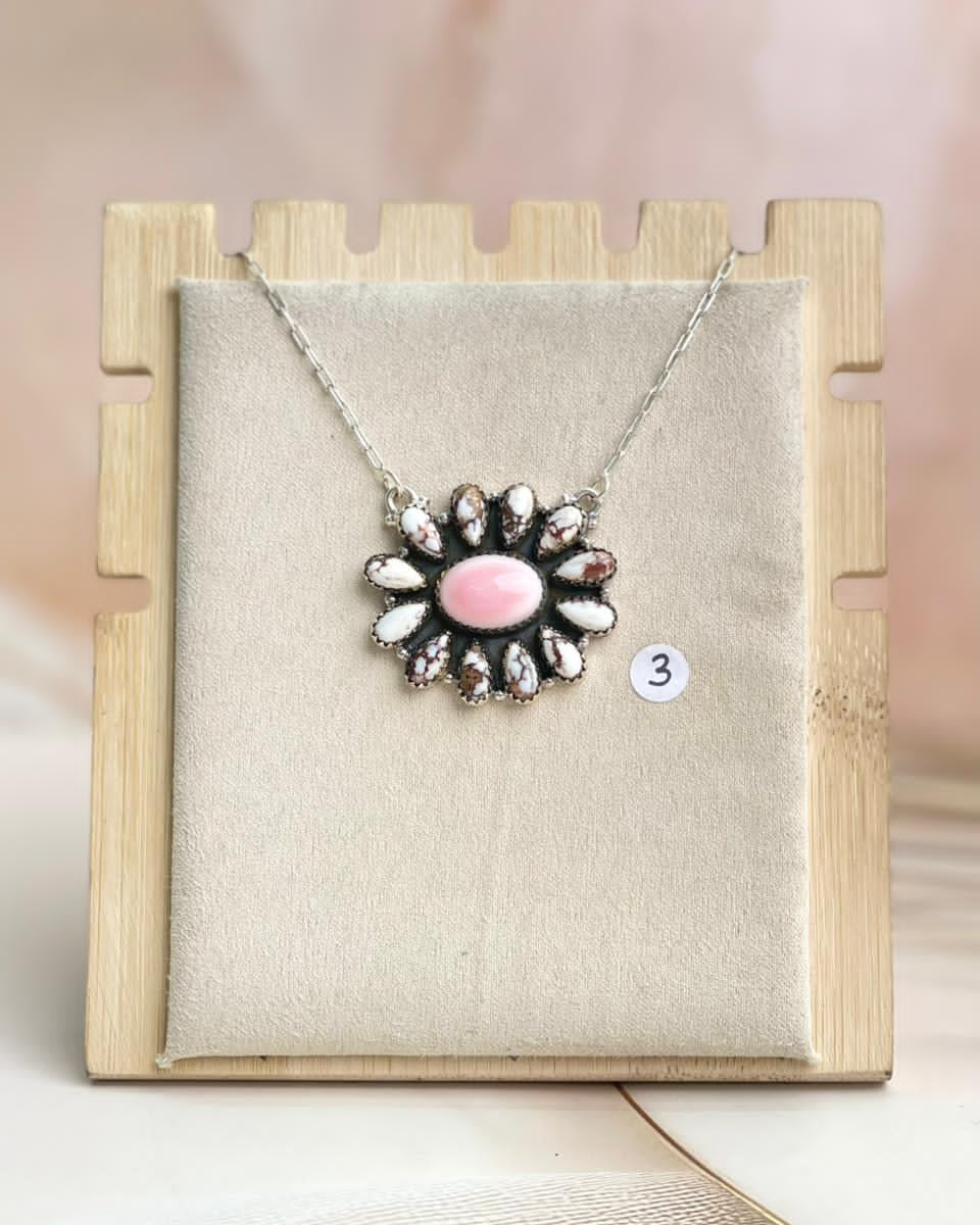 Multi Conch Daisy Necklace-Necklaces-Krush Kandy, Women's Online Fashion Boutique Located in Phoenix, Arizona (Scottsdale Area)